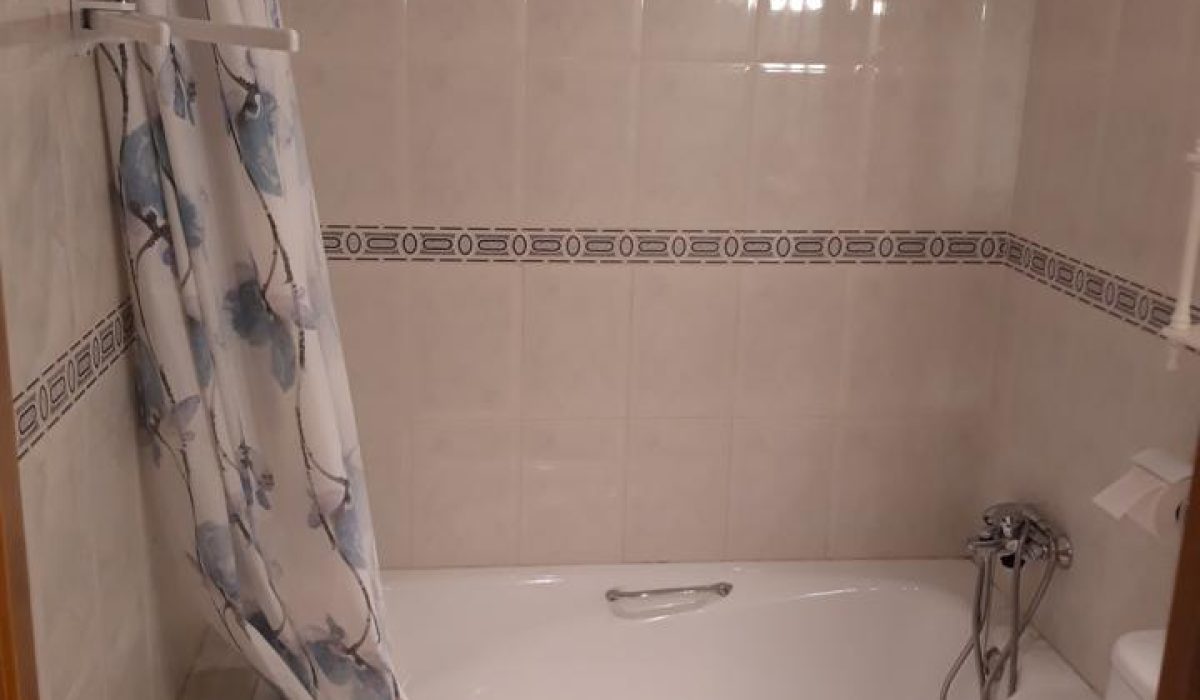 3893255-4f540a54